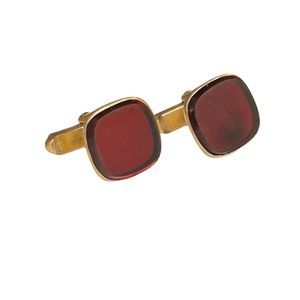 VINTAGE SWANK RED AND GOLD SQUARE CUFFLINKS